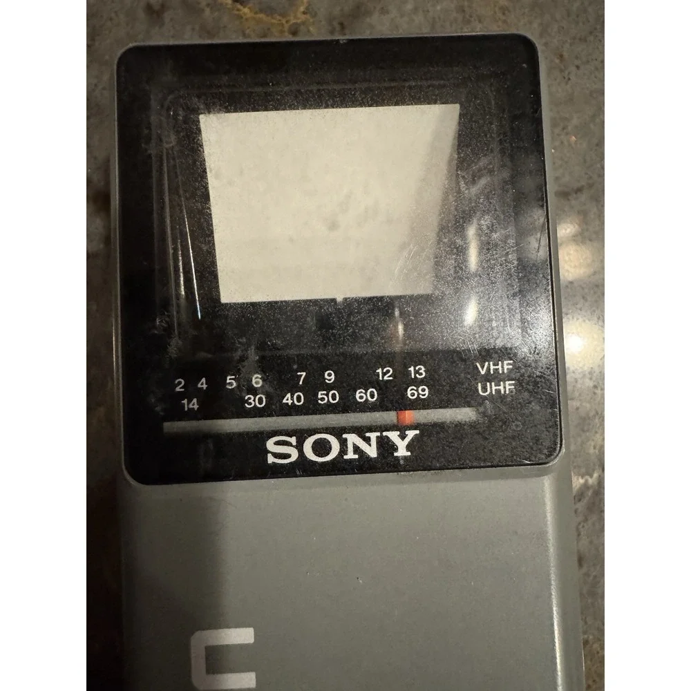 Sony Watchman‎ FD-10A Portable Black & White TV VHF/UHF Vintage 1988 Powers On
